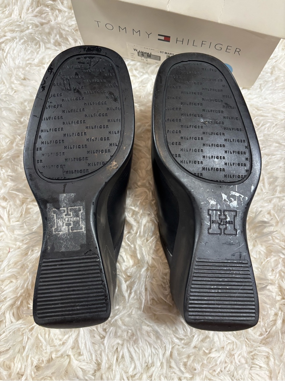 VintageTommy Hilfiger Black Leather Platform Mules Red Insole Accents-size 6 - Picture 6 of 7